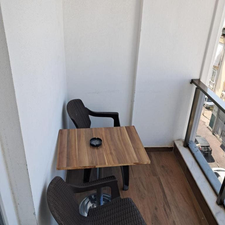 Double Room with Balcony room - Image 2