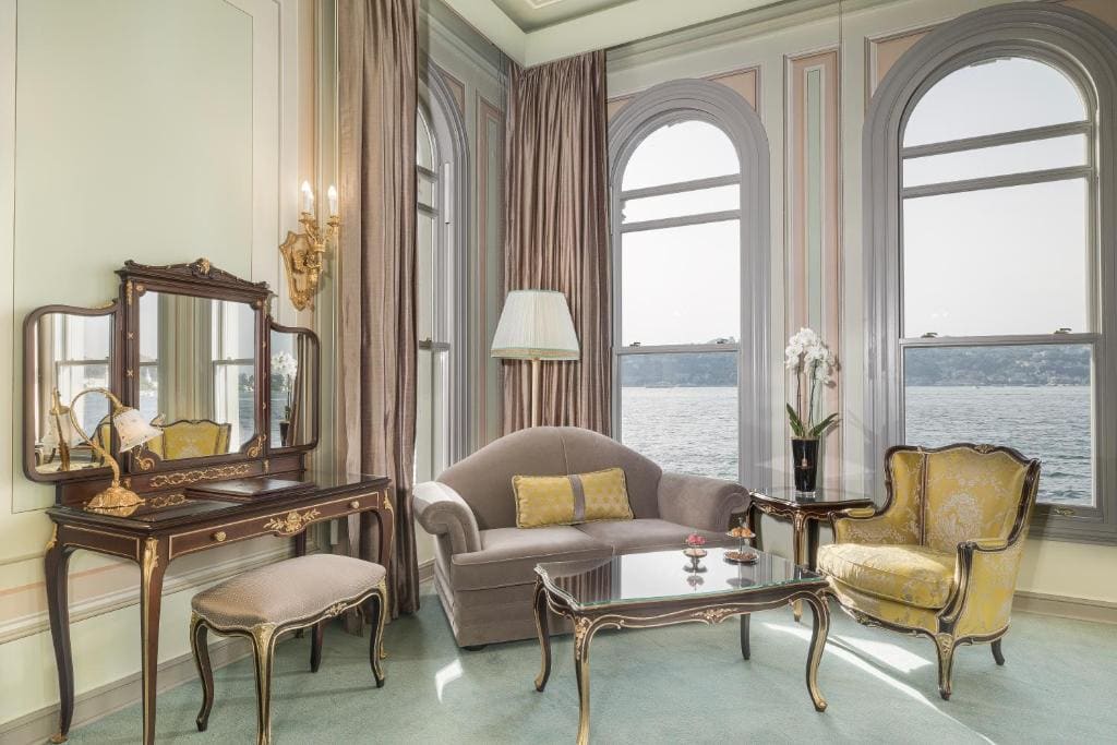 Suite with Sea View room - Image 3