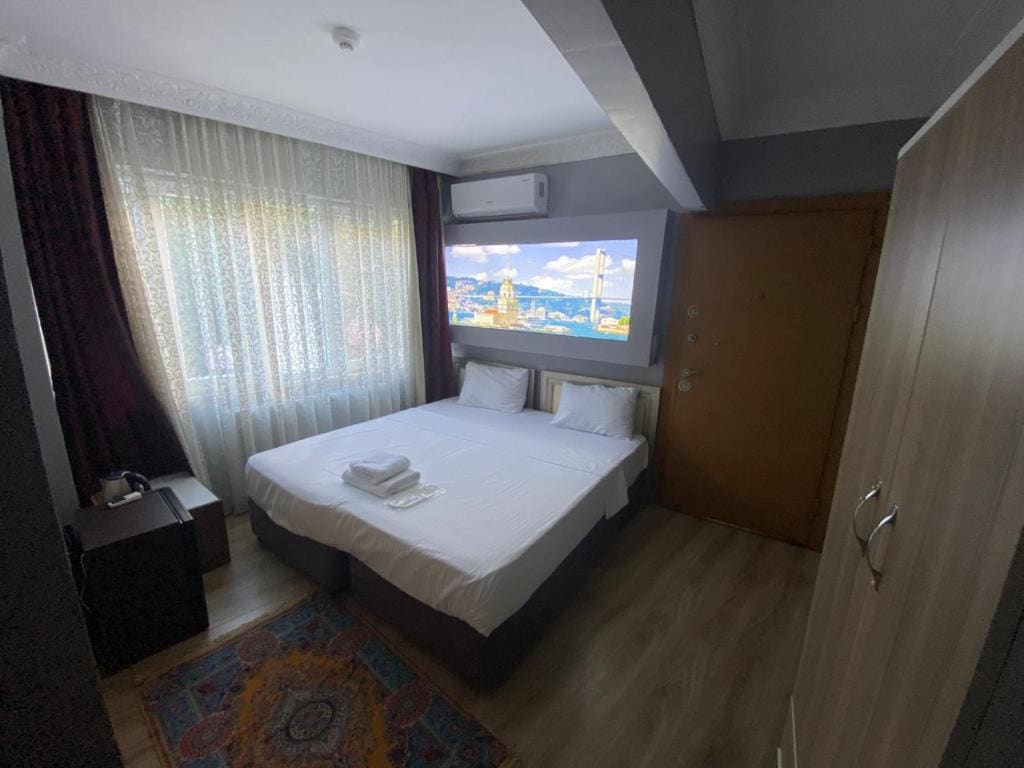 Standard Quadruple Room room - Image 2