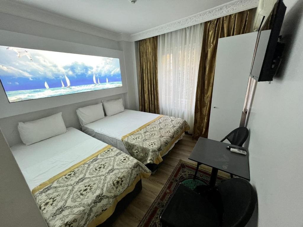 Standard Triple Room room - Image 1
