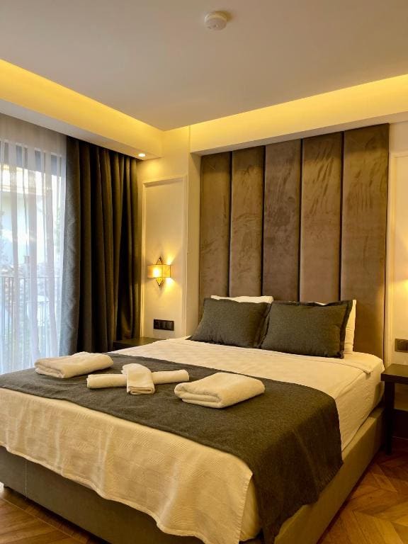 Double Room with Mountain View room - Image 2