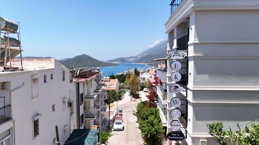 Double Room with Sea View room - Image 3