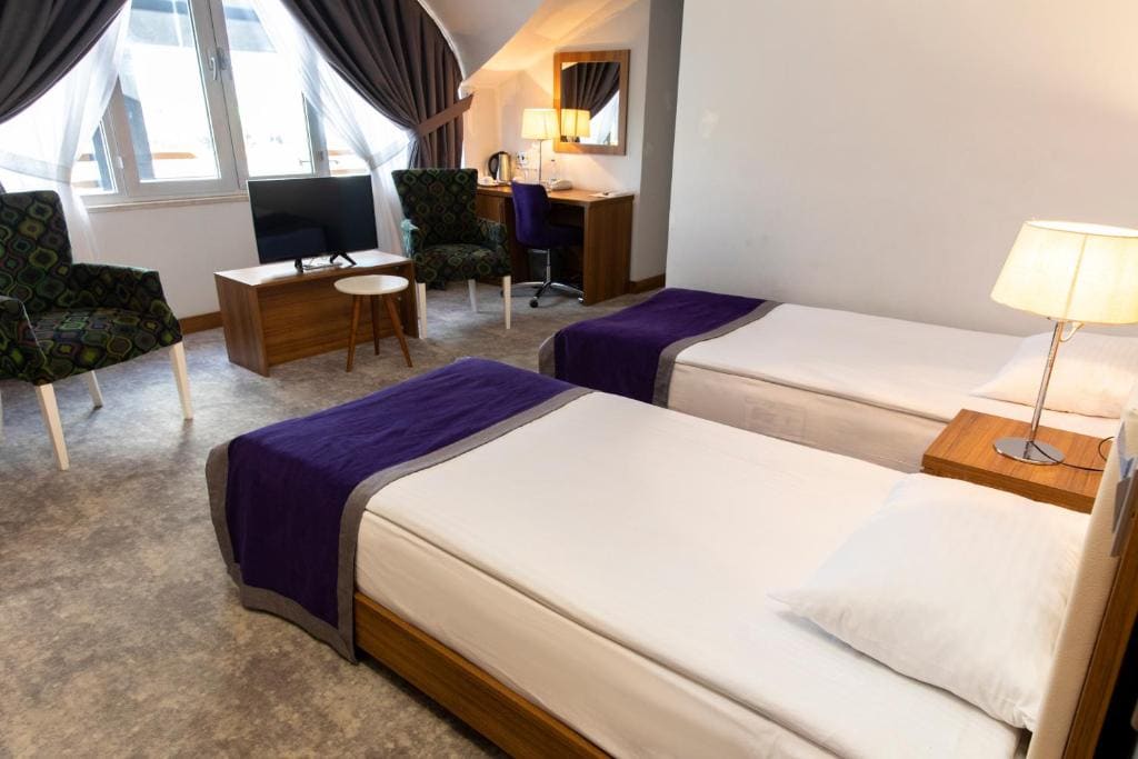 Standard Twin Room room - Image 2