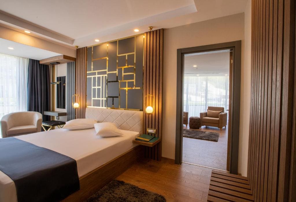 Premium Deluxe Room with Lake View room - Image 2