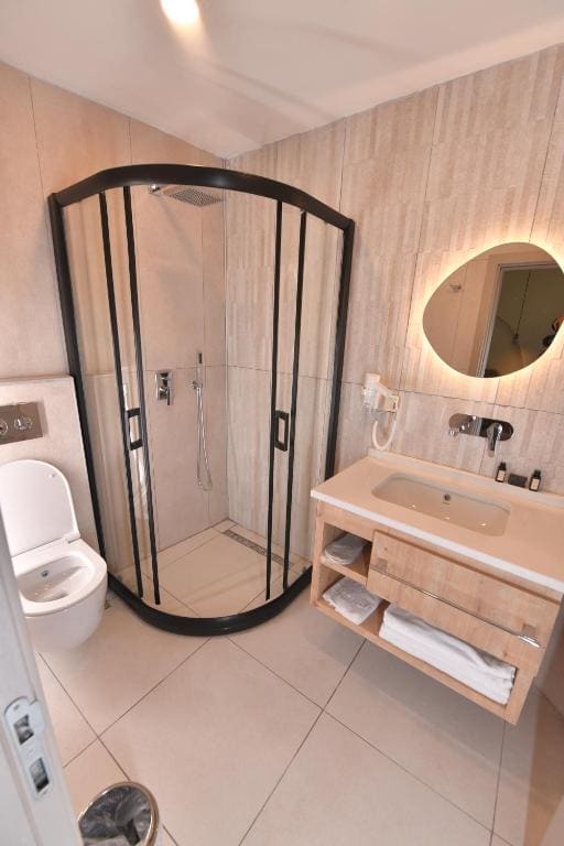 Double Room with Garden View room - Image 3