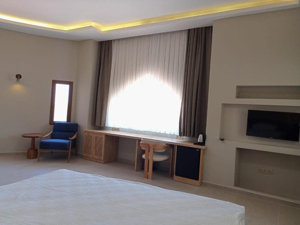Deluxe Double Room with Balcony and Sea View room - Image 1