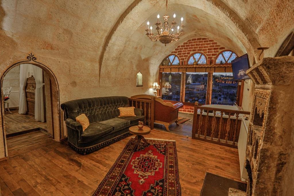 Deluxe King Suite room - Image 1