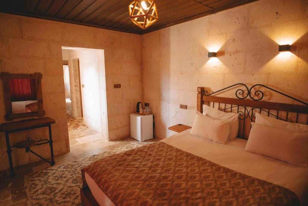 Economy Double Room room - Image 3