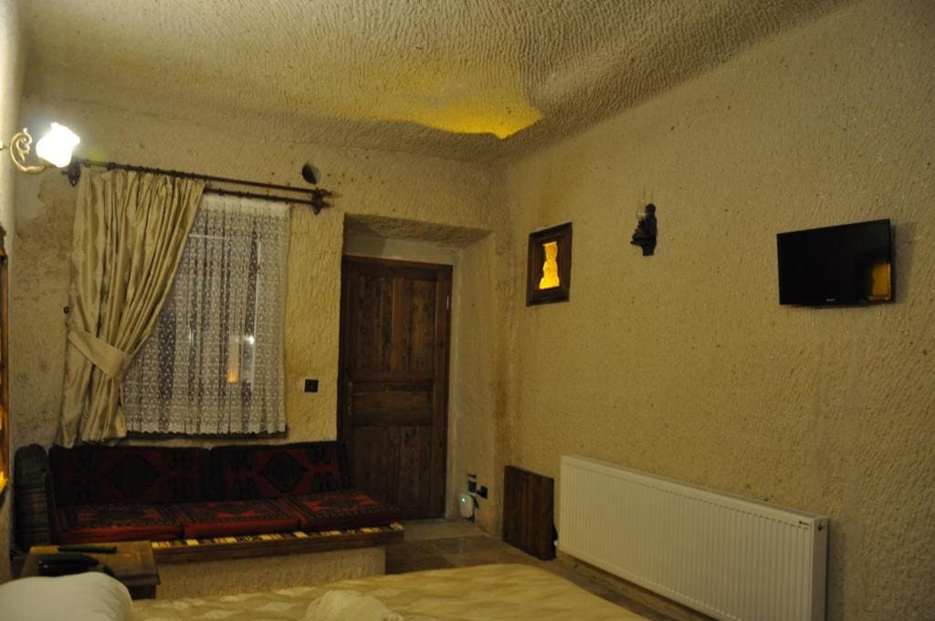 Deluxe Room (2 Adults + 1 Child) room - Image 1