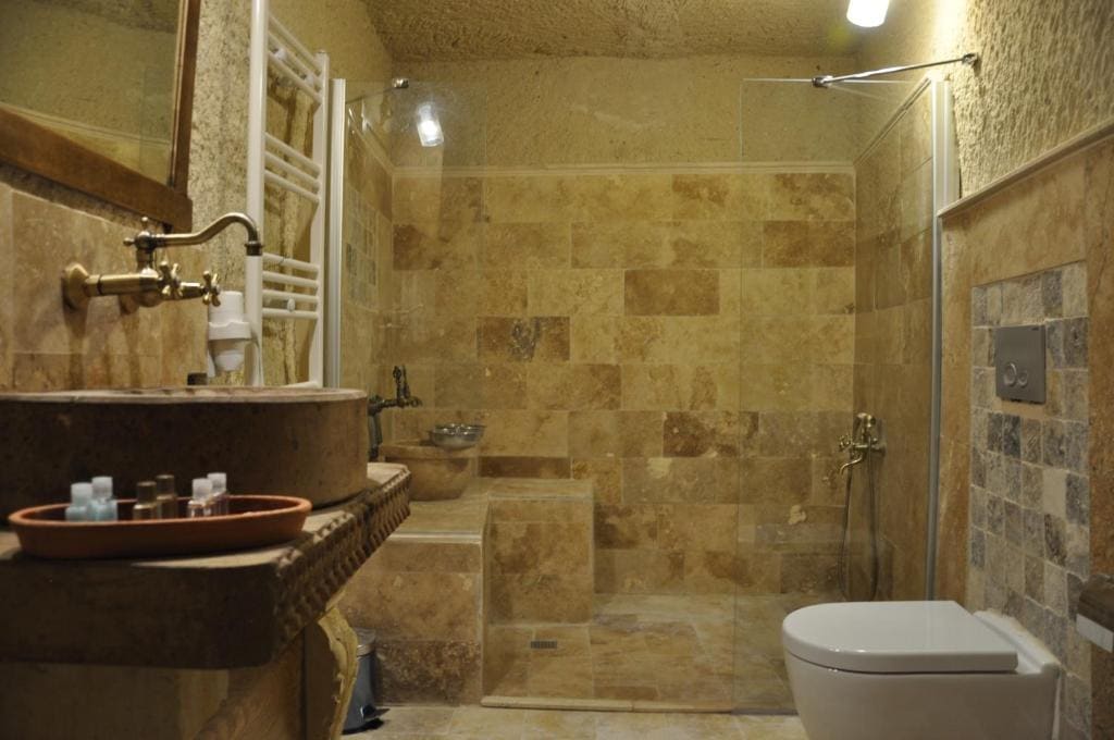 Deluxe Room (2 Adults + 1 Child) room - Image 3