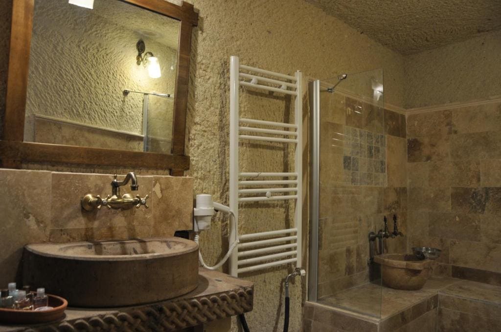 Deluxe Room (2 Adults + 1 Child) room - Image 2