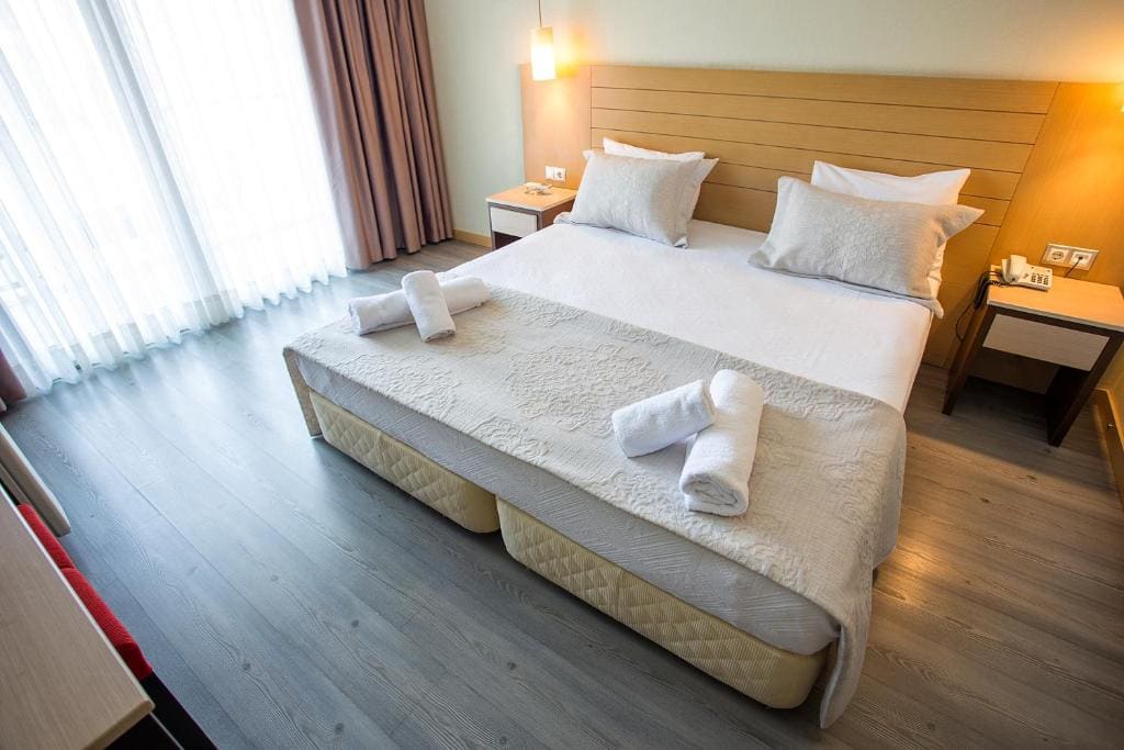 Double Room with Balcony room - Image 1