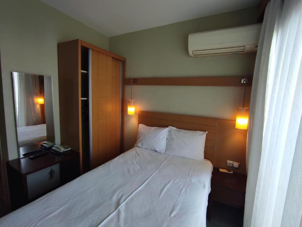 Double Room with Balcony room - Image 3