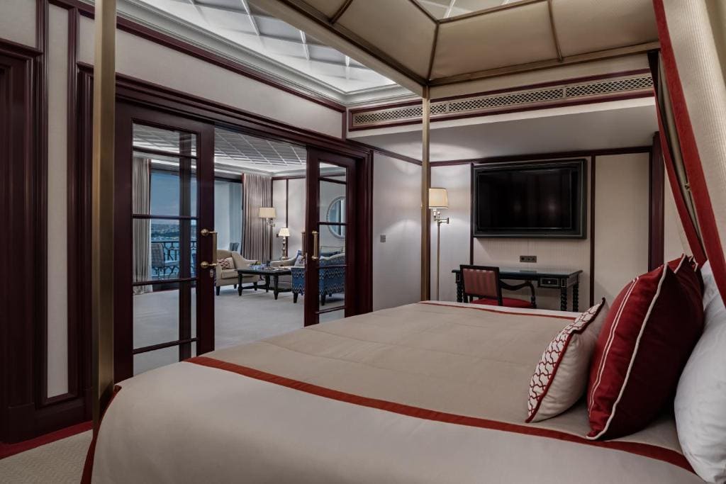 Bosphorus Executive Suite room - Image 2