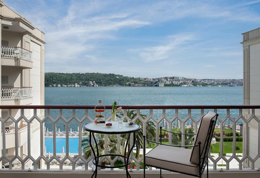 Deluxe Ciragan Bosphorus View Twin Room room - Image 1