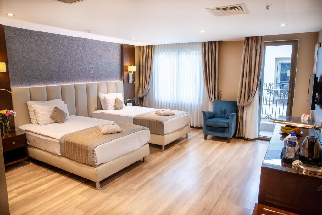 Deluxe Twin Room room - Image 1
