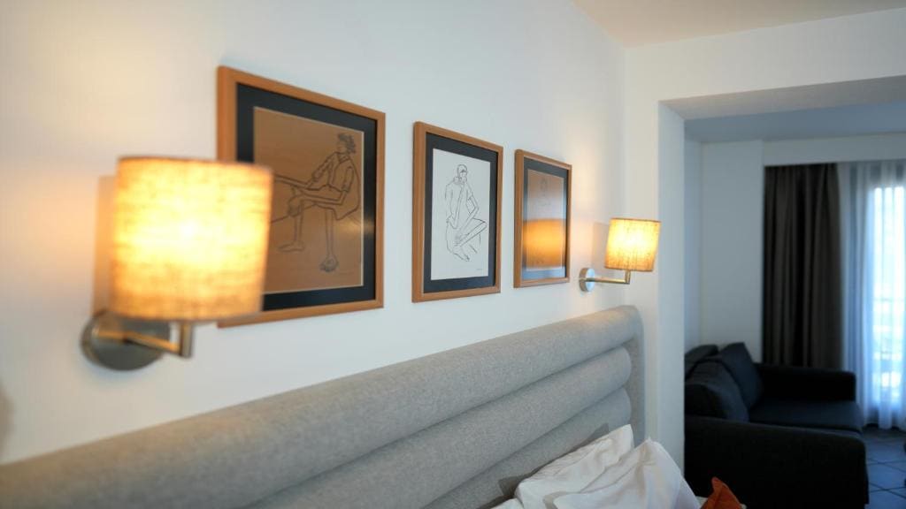 Superior Twin Room room - Image 3