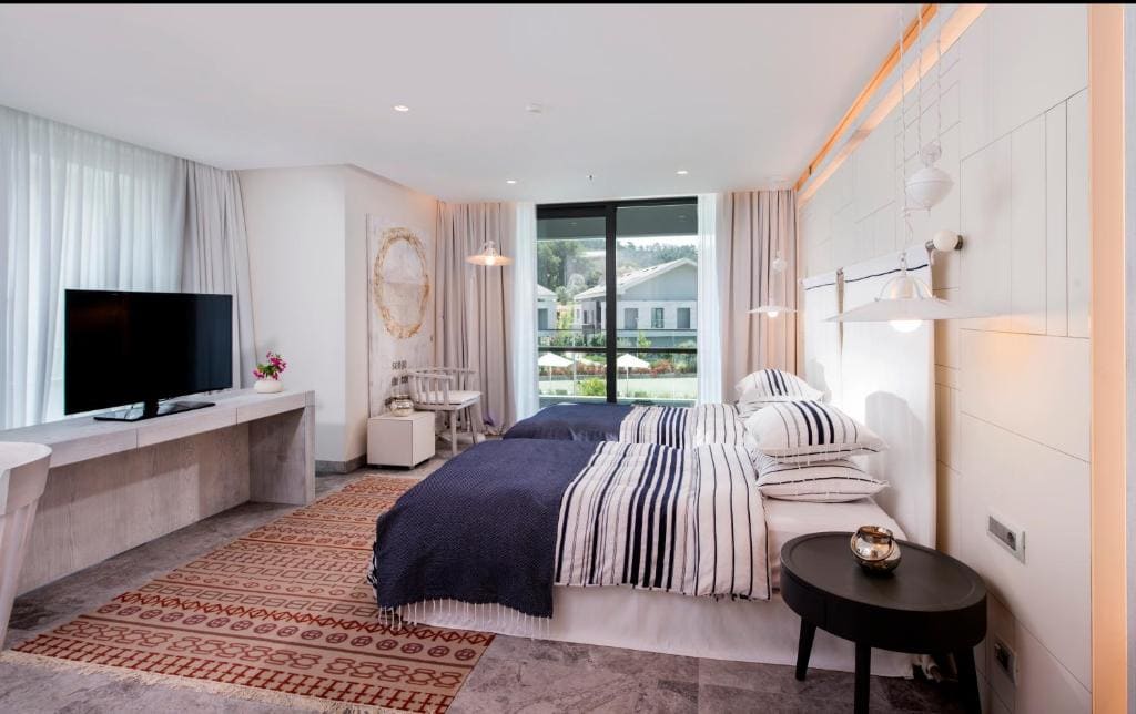 Deluxe Double or Twin Room room - Image 2