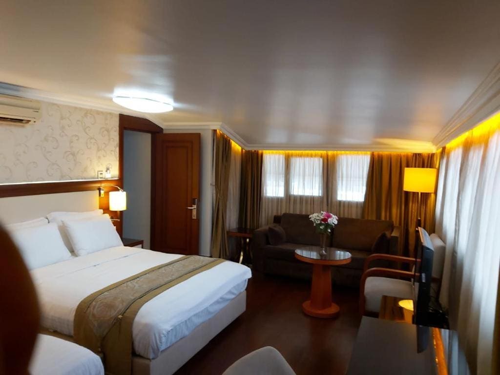 Single Room with Balcony room - Image 1