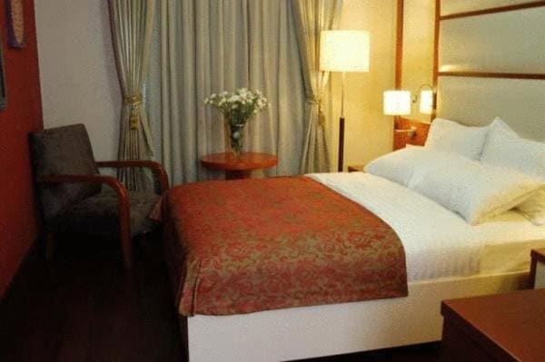 Single Room with Balcony room - Image 3