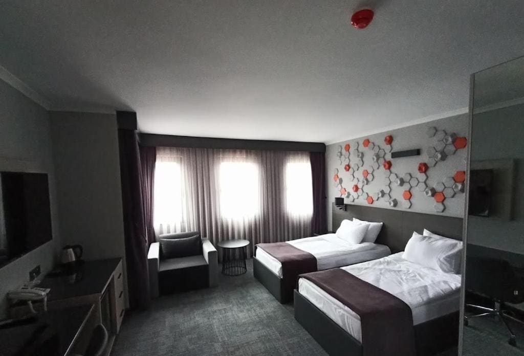 Twin Room - Non-Smoking room - Image 3