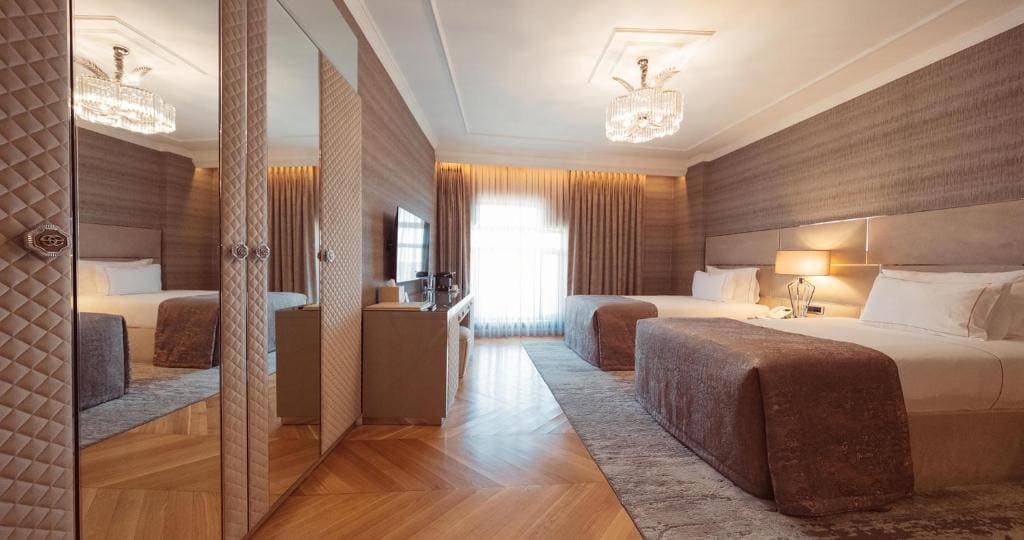 Deluxe Twin Room room - Image 2