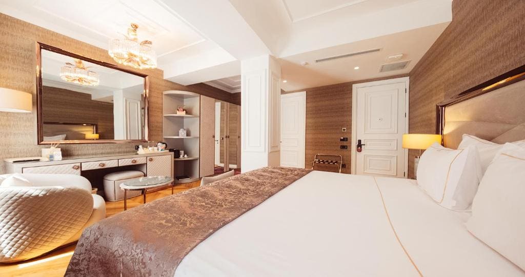 Deluxe Double Room room - Image 1