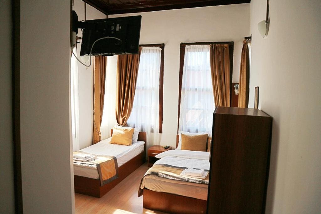 2nd Floor Standard Triple Room room - Image 3