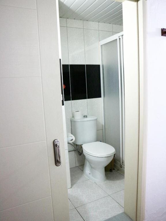 Ground Floor Small Double Room room - Image 2