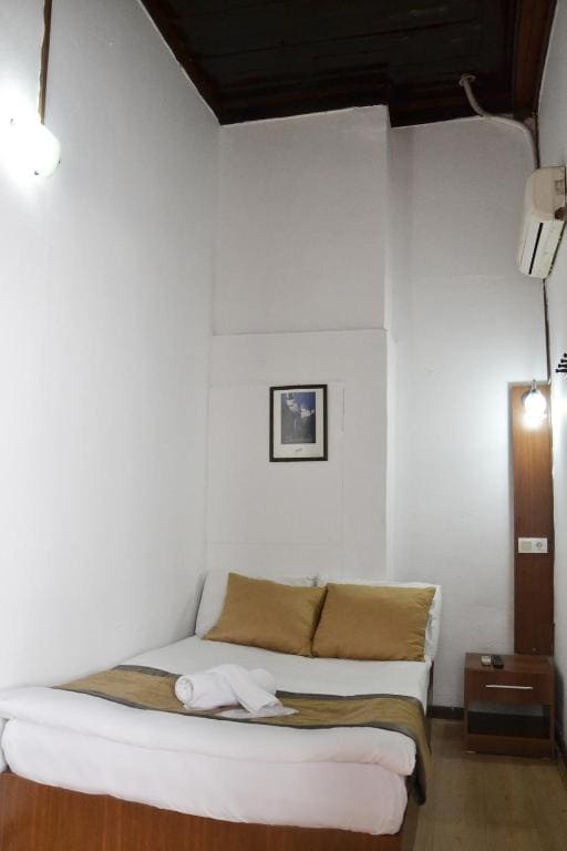 2nd Floor Small Single Room room - Image 3