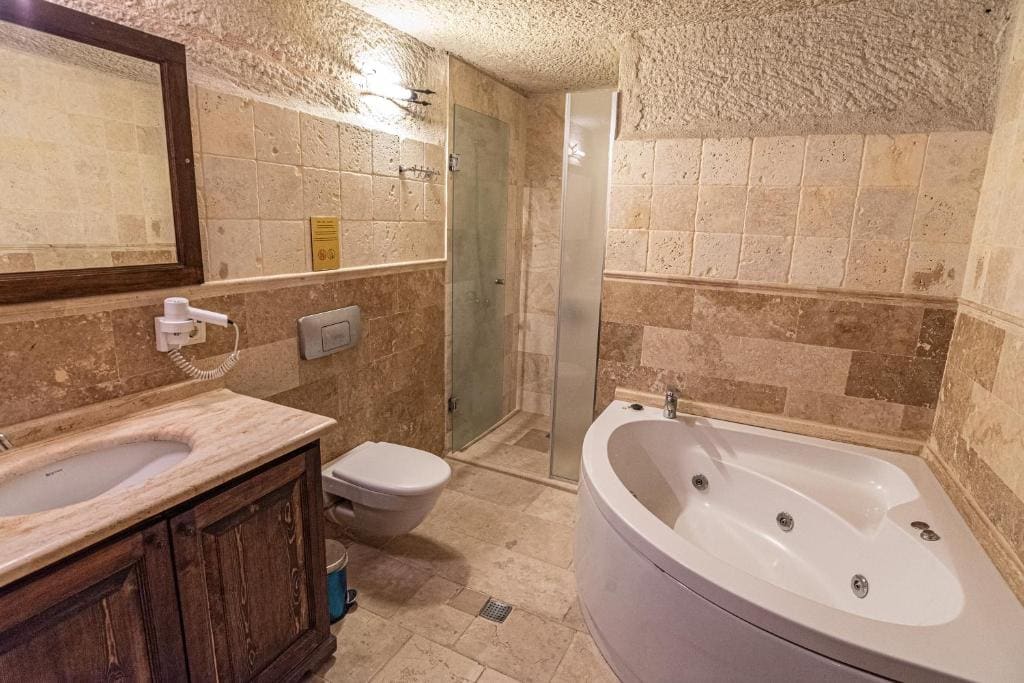 Deluxe Triple Room room - Image 2