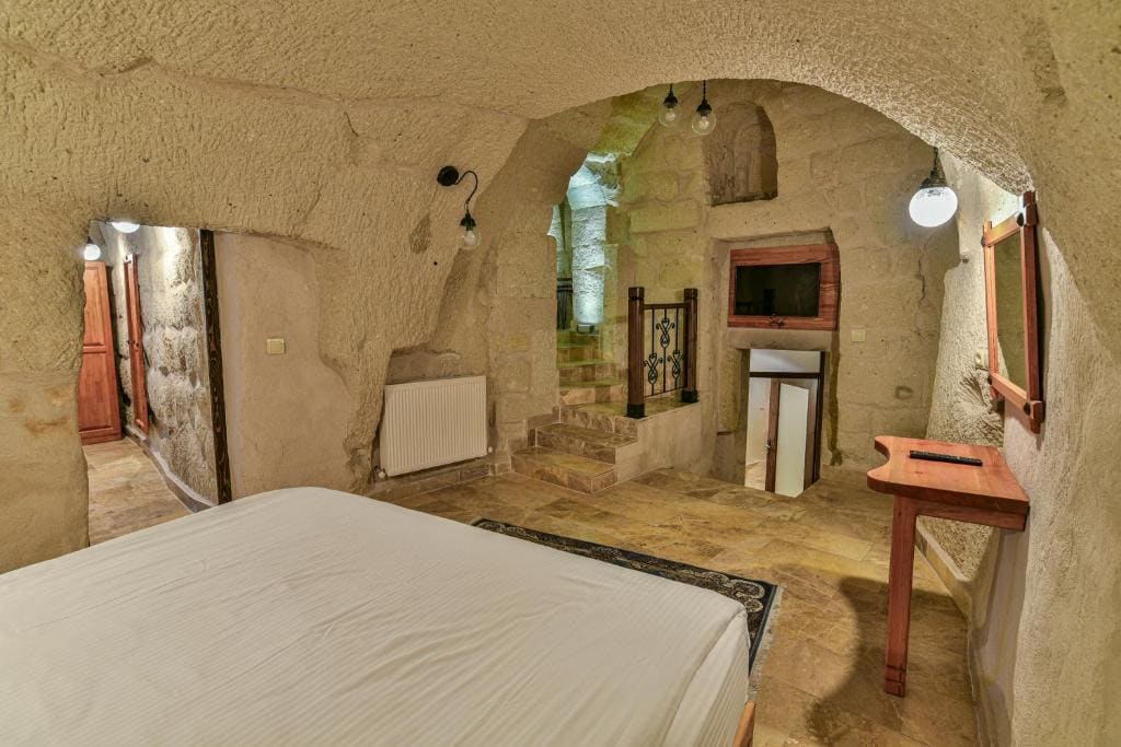 Premium Triple Suite room - Image 2
