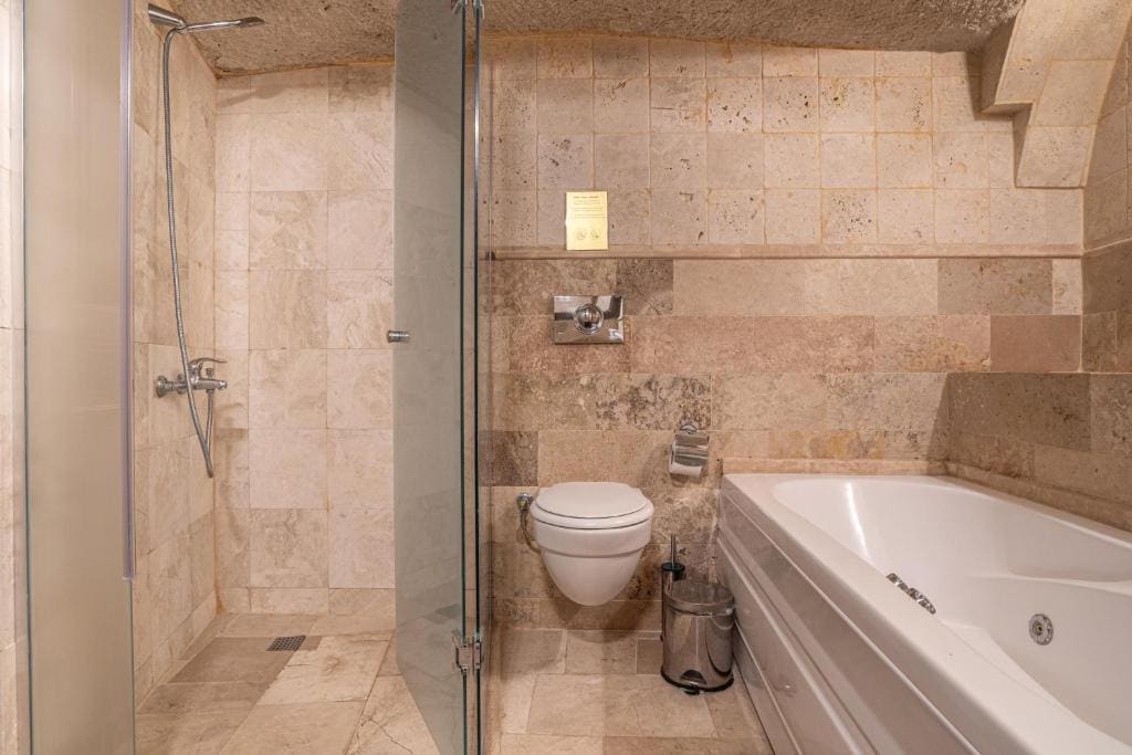 Deluxe Double or Twin Room room - Image 3