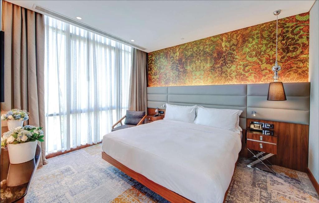 One-Bedroom King Suite room - Image 1