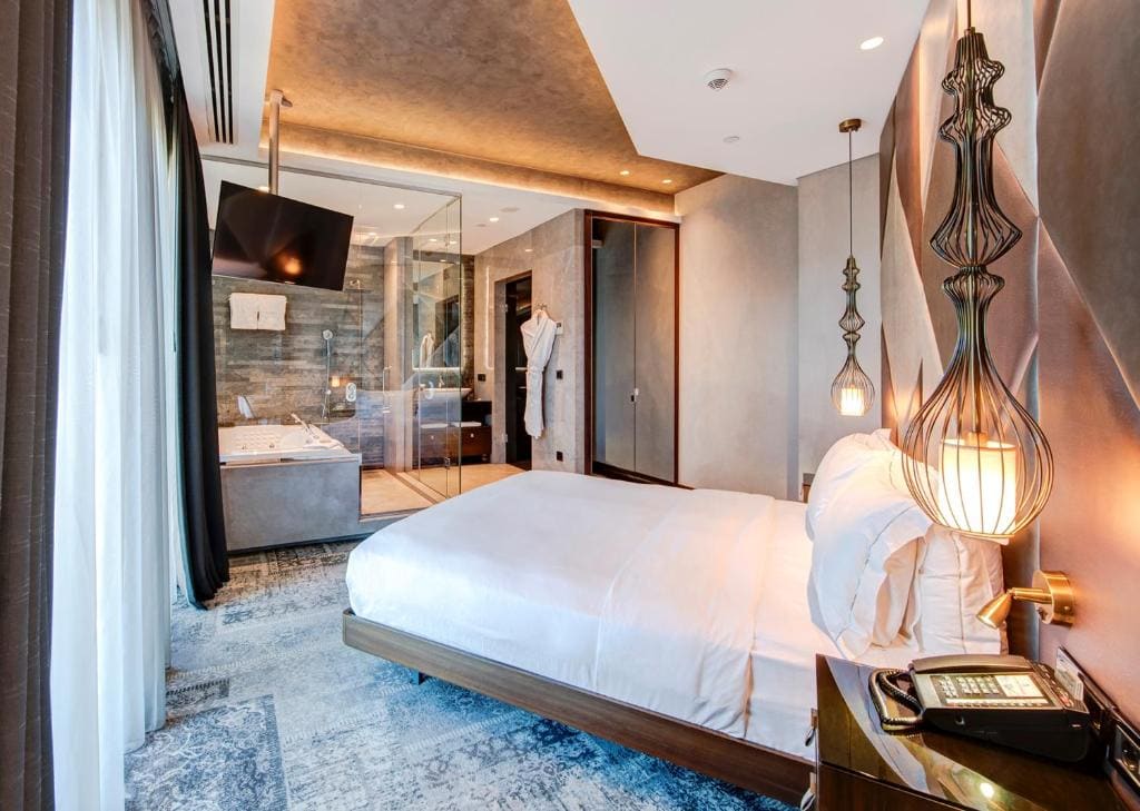 One-Bedroom King Suite with Terrace room - Image 2