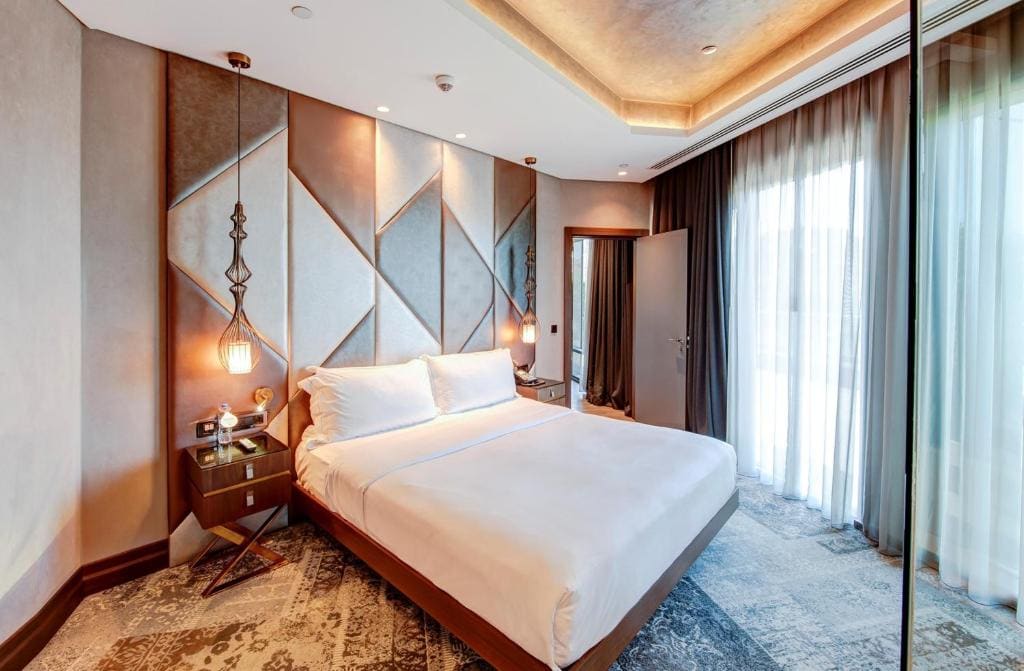 One-Bedroom King Suite with Terrace room - Image 3