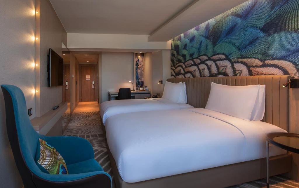 Deluxe Twin Room with Balcony room - Image 2