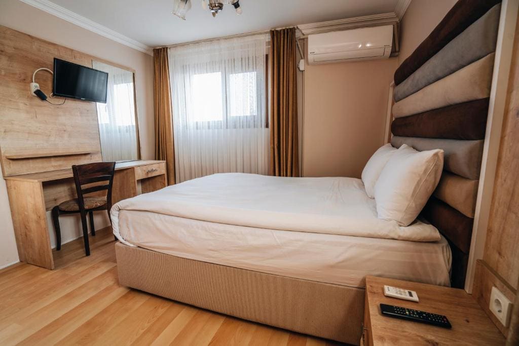Deluxe Double Room room - Image 2