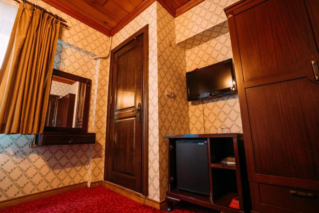 Deluxe Room room - Image 3