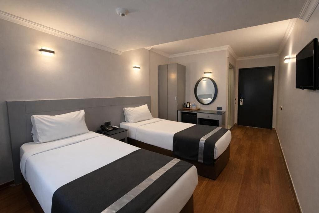 Standard Twin Room room - Image 1