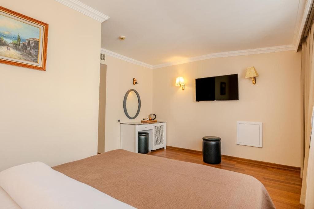 Standard Double Room room - Image 2