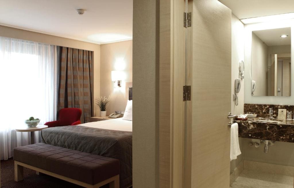 Deluxe Double Room room - Image 3