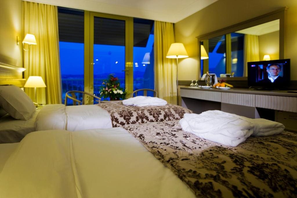 Standard Double or Twin Room room - Image 3