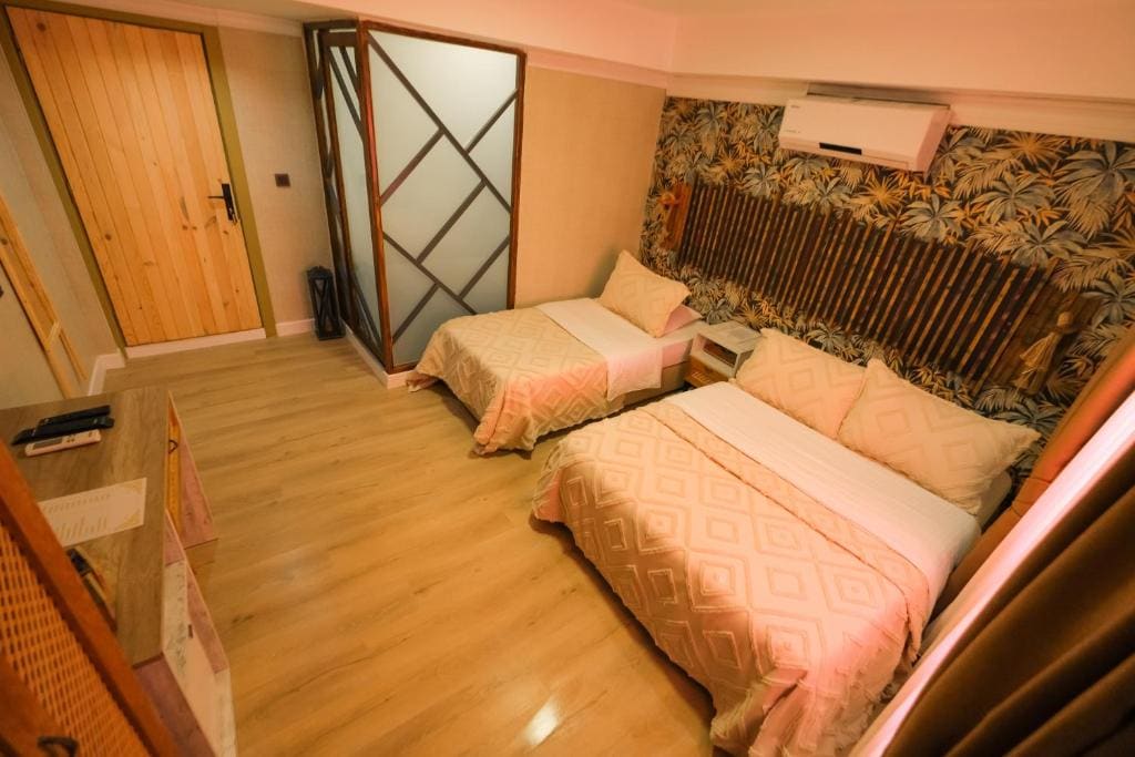 Triple Room with City View room - Image 1