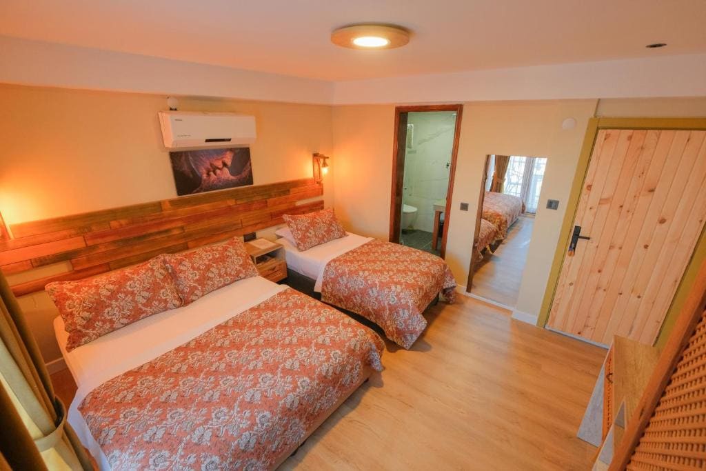 Deluxe Triple Room with Sea View room - Image 2