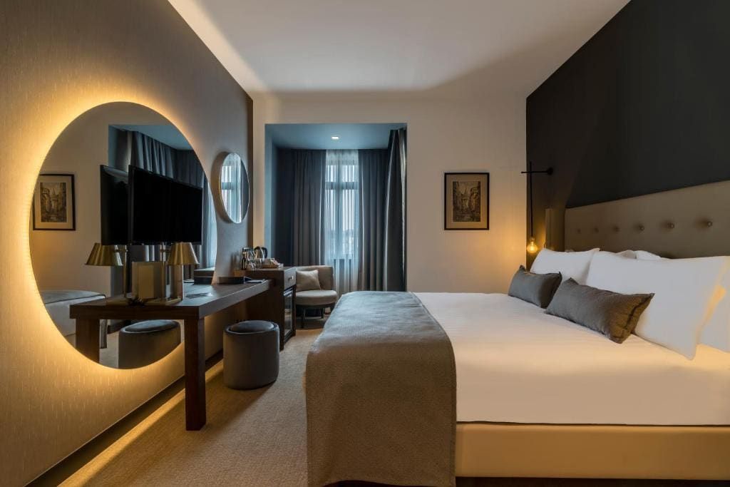 Deluxe Family Suite room - Image 3