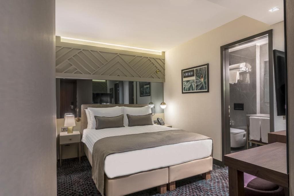 Standard Double Room - No View room - Image 1