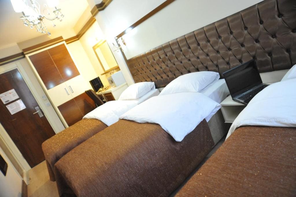 Standard Triple Room room - Image 3