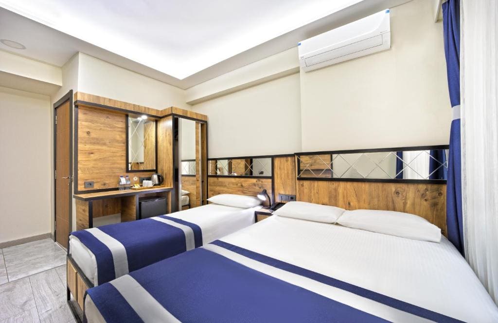 Standard Triple Room room - Image 1