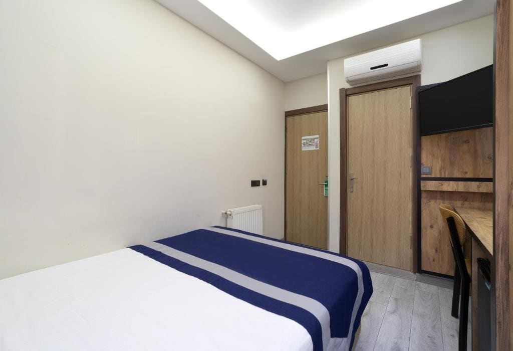 Budget Double Room - Basement Floor room - Image 2